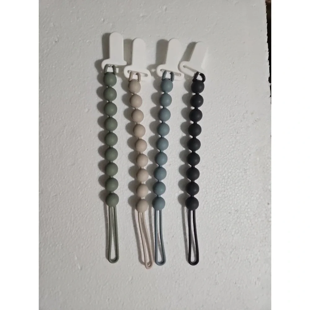 💛🩵CUDDLE CAMPUS PACIFIER CLIP HOLDER 6 MONTHS + SET OF 4 ,NEW OPEN BOX💙💚